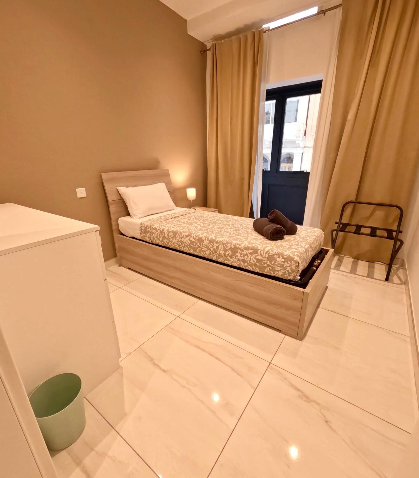 Modern Apartment In St Julian'S Malta, With Breathtaking Views Of Spinola Bay Сент Джулианс Экстерьер фото