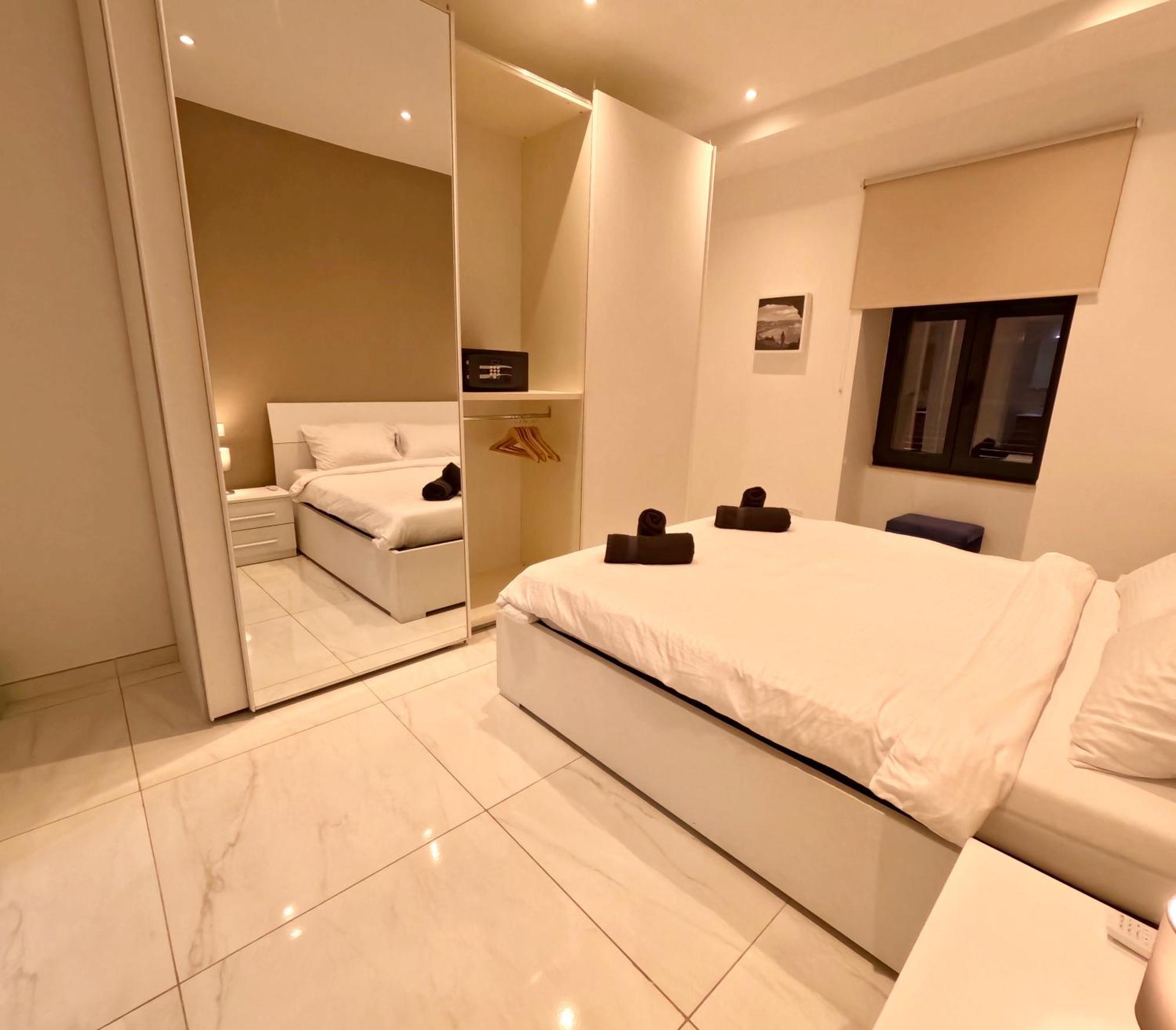 Modern Apartment In St Julian'S Malta, With Breathtaking Views Of Spinola Bay Сент Джулианс Экстерьер фото