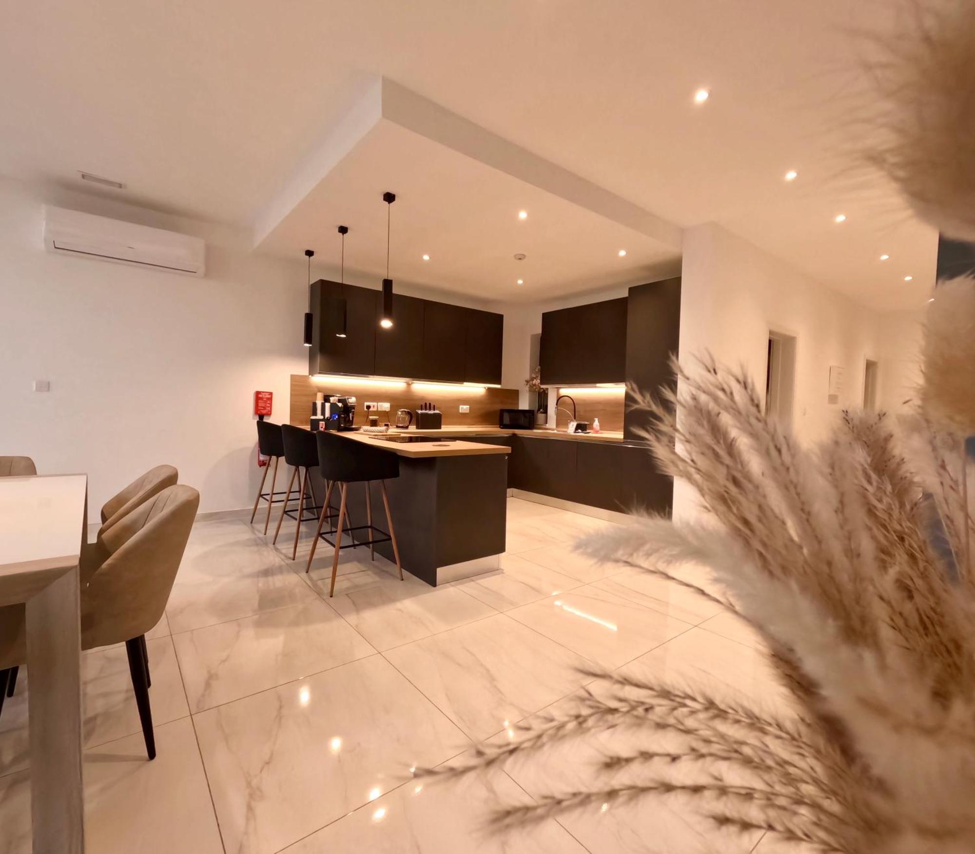 Modern Apartment In St Julian'S Malta, With Breathtaking Views Of Spinola Bay Сент Джулианс Экстерьер фото